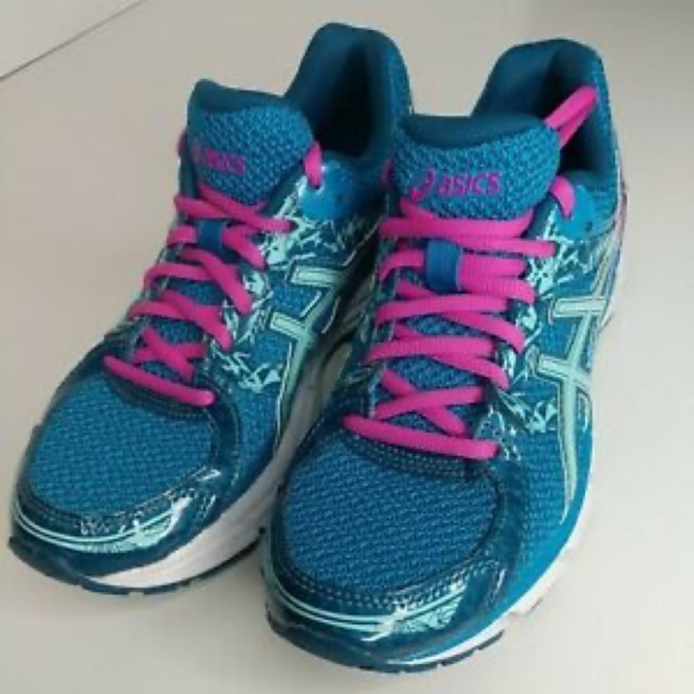 ASICS gel excite 3- size 6.5